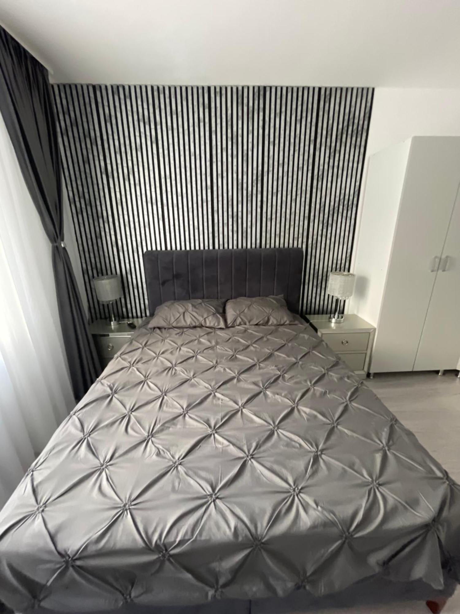 Gold House Apartment Bucharest