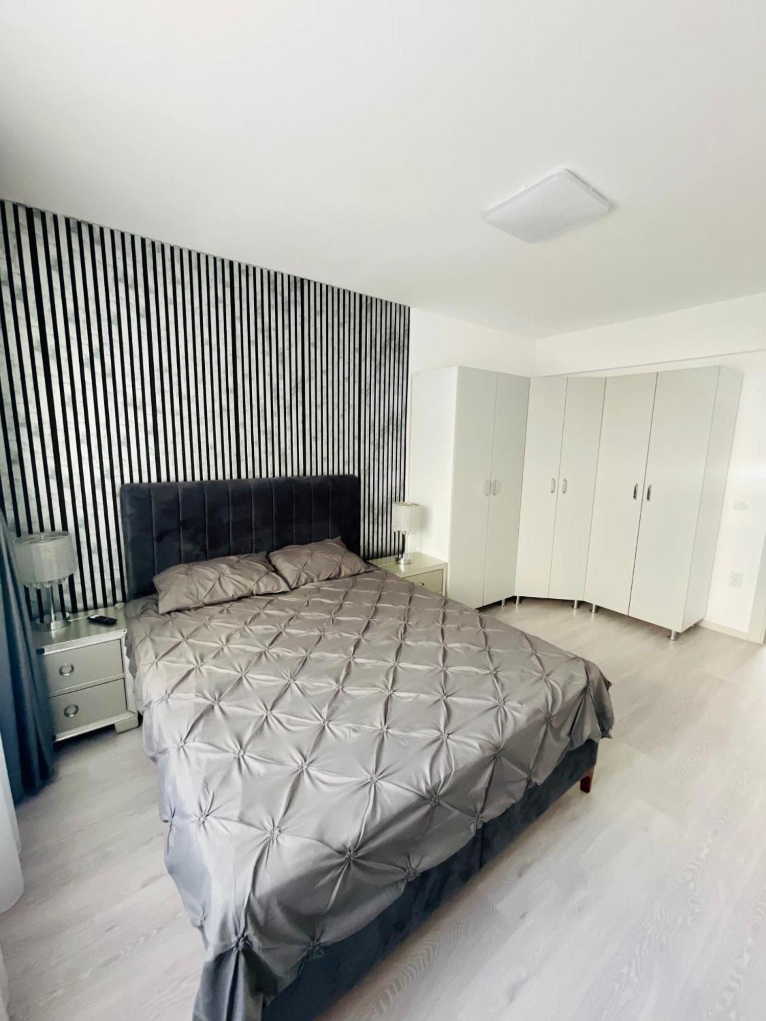 Gold House Apartment Bucharest